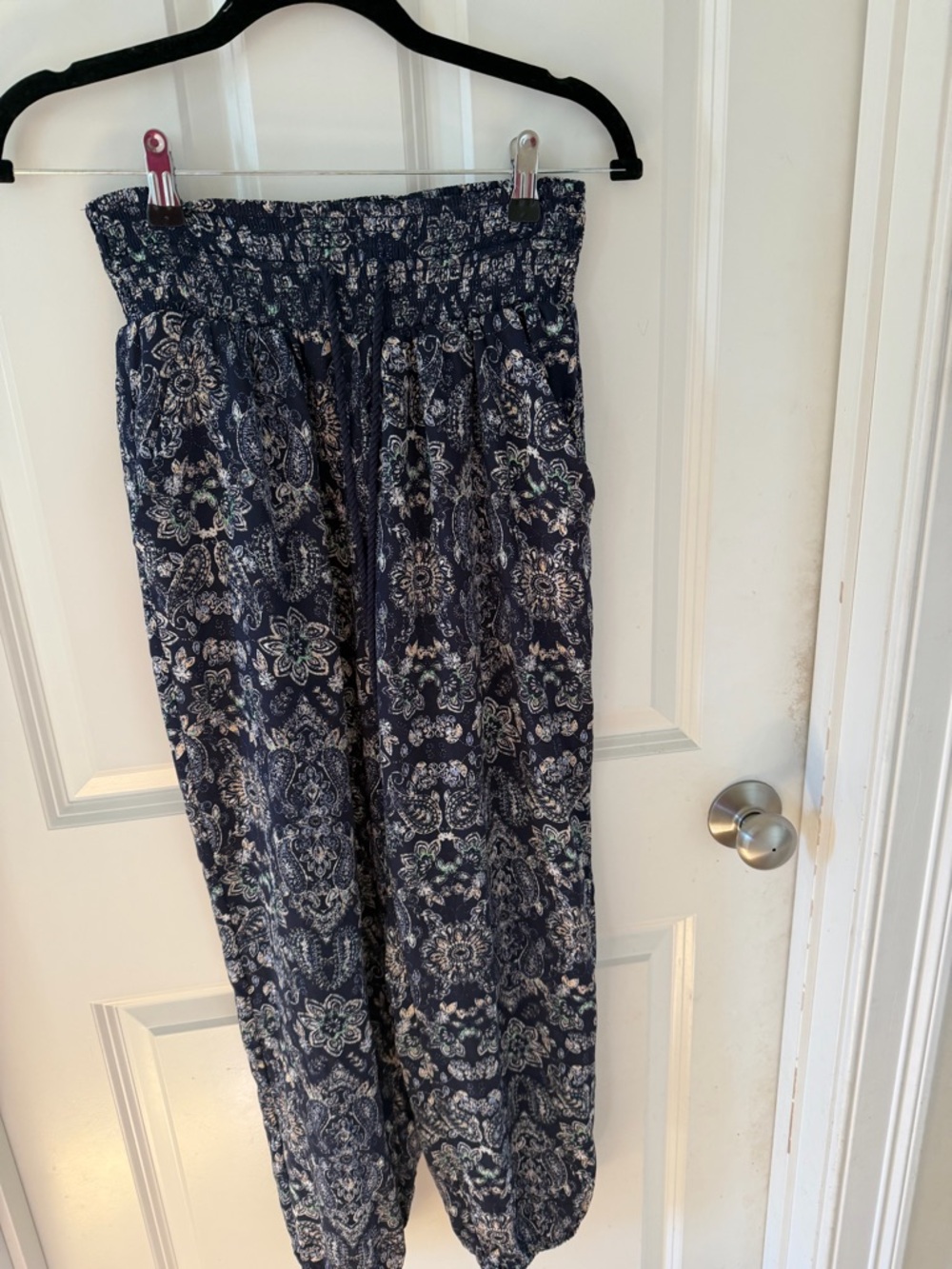 aerie Navy and White Paisley Elastic Waist pants